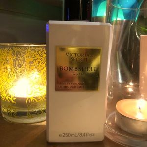 NWT Victoria’s Secret Bombshell Gold Lotion